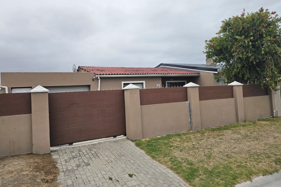 3 Bedroom Property for Sale in Deaconville Western Cape